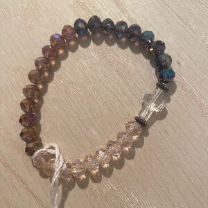 🎁NWT Elegant Crystal Beaded Bracelet with Crystal Cross